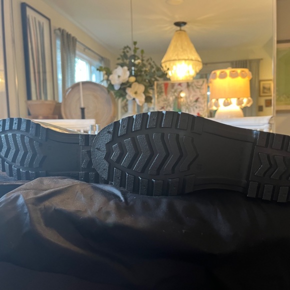 Dolce & Gabbana size 9 rain boots - Picture 2 of 5